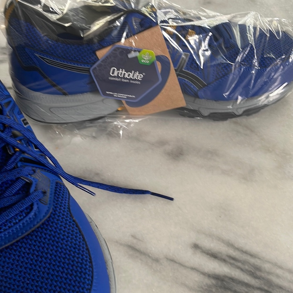 Brand new Sneakers.